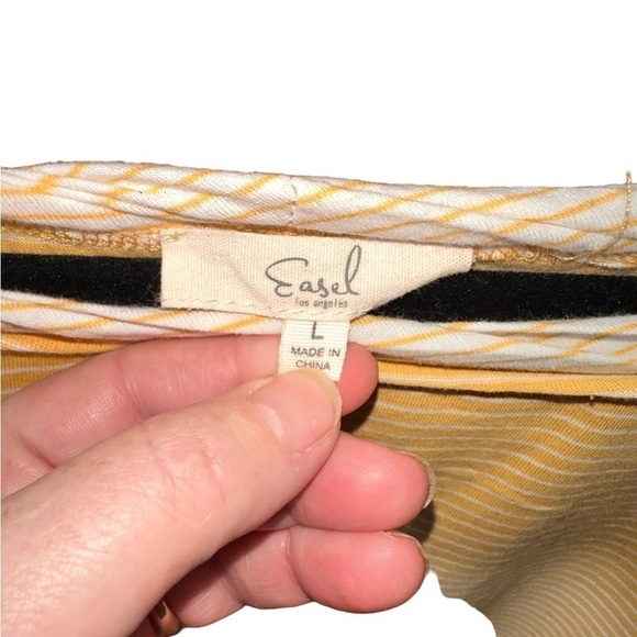 Easel size large buttercup and white pinstripe boxy t-shirt. EUC. Relaxed fit - Picture 3 of 6